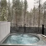 Hellitae - Big, Private And Great Location *