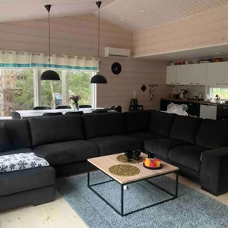 Huvilat Villa Hellitä - Private 3BR Villa with Hot Tub
