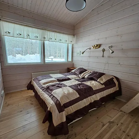 Huvilat Villa Hellitä - Private 3BR Villa with Hot Tub *
